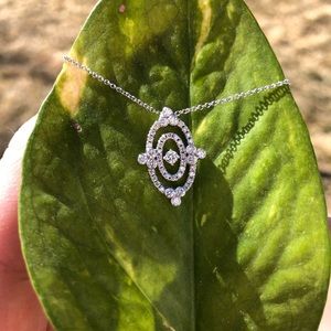 Beautiful vintage 14k diamond necklace